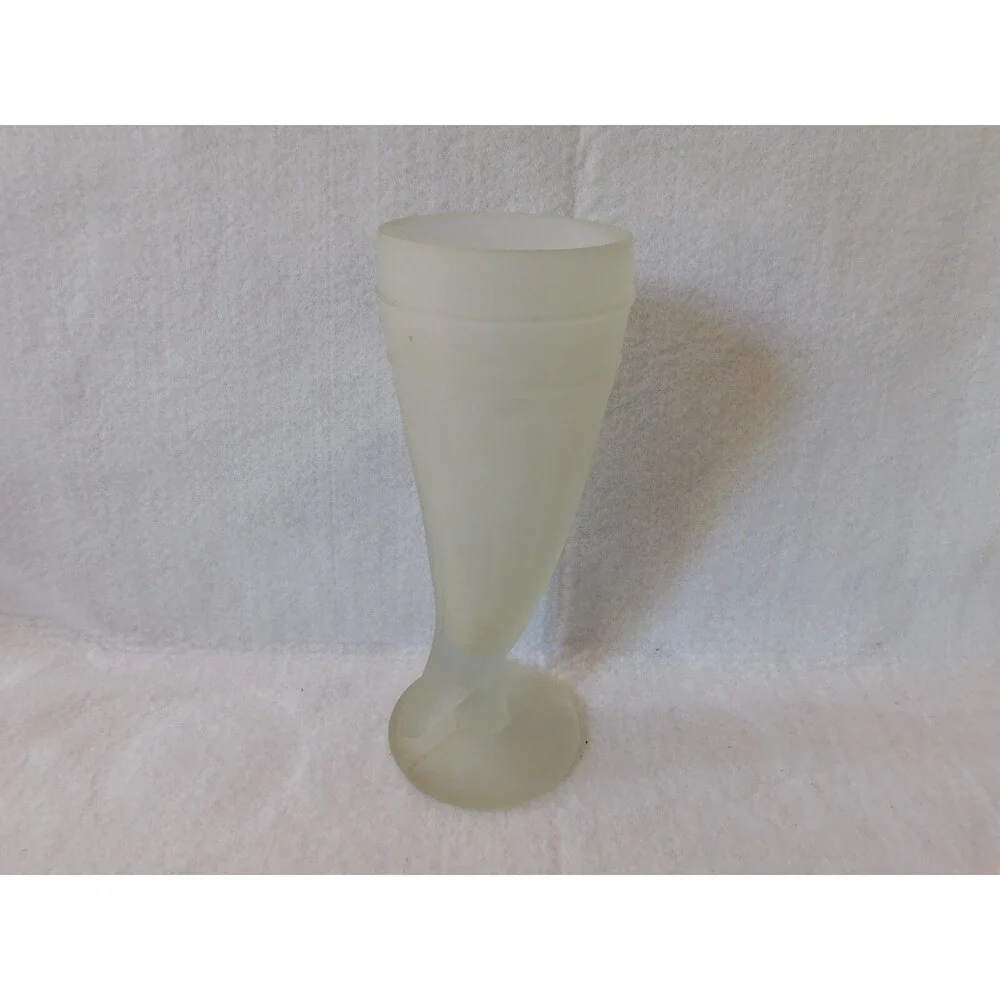 Vintage Tiara Indiana Glass Powder Horn Cornucopia Pilsner 10 oz Frosted